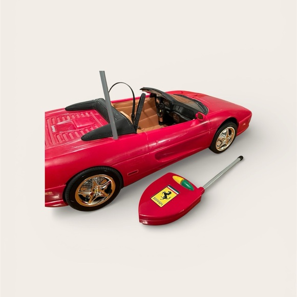 Barbie Red Ferrari remote control car - Picture 3 of 5